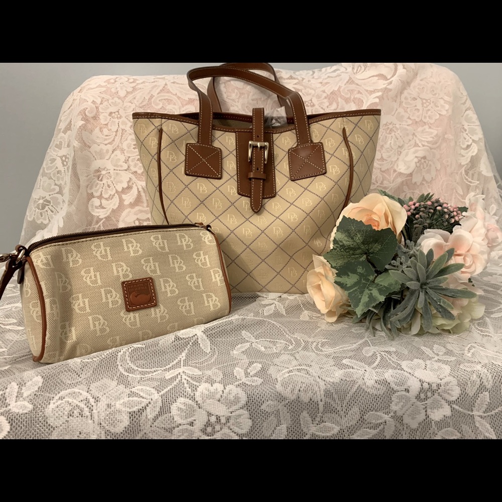 Dooney and bourke🌸 bundle🌸